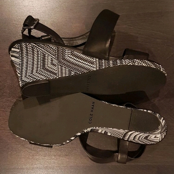 Cole Haan Sandal Black & White Wedge Heels Patent - Picture 4 of 5